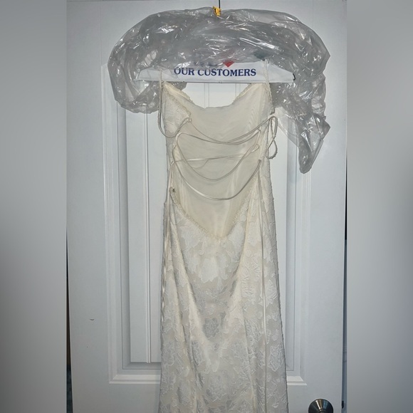 House of CB Joan Ivory Lace Up Back Maxi Dress Size M - Picture 9 of 14